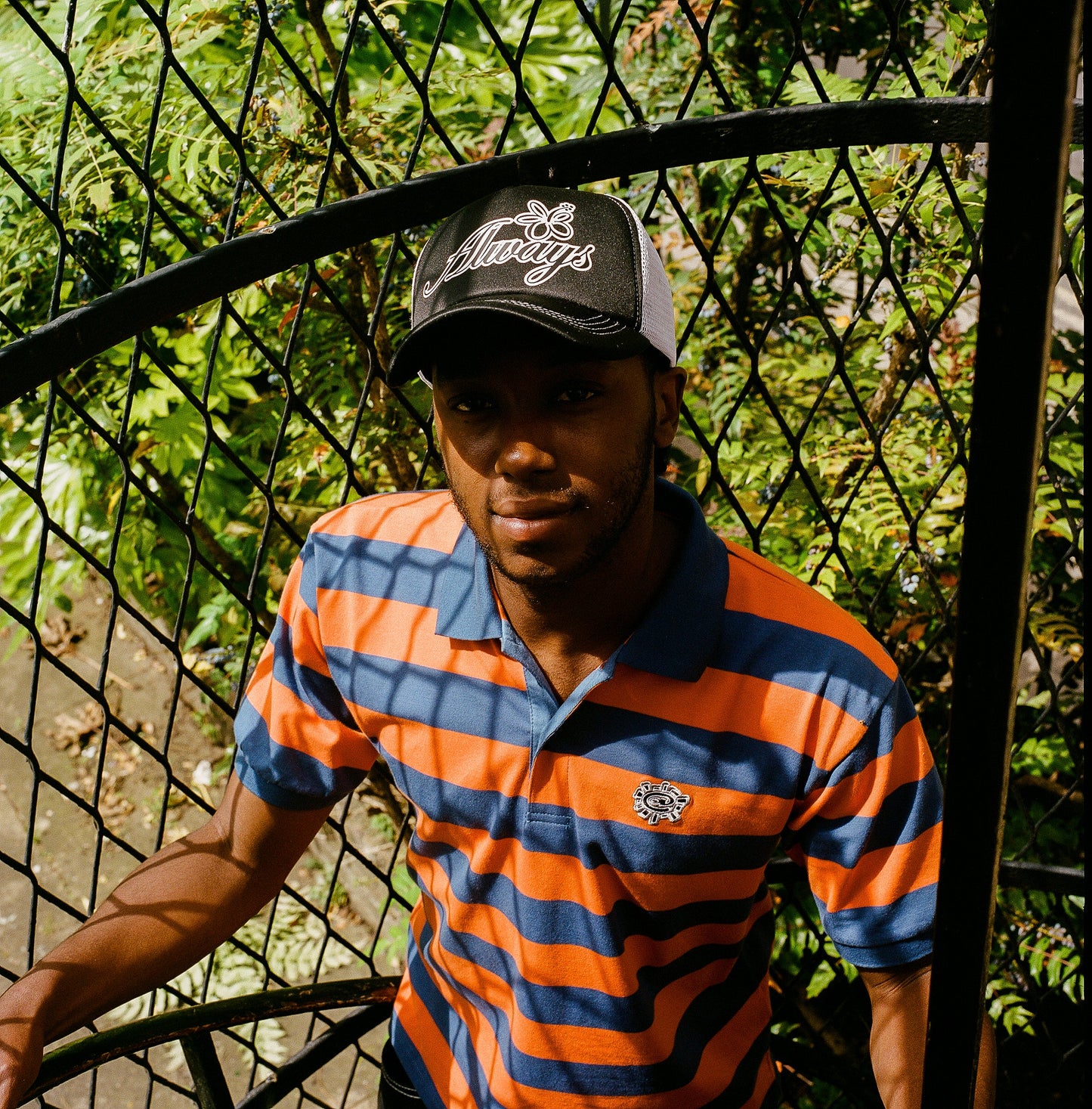 flower script trucker cap - black