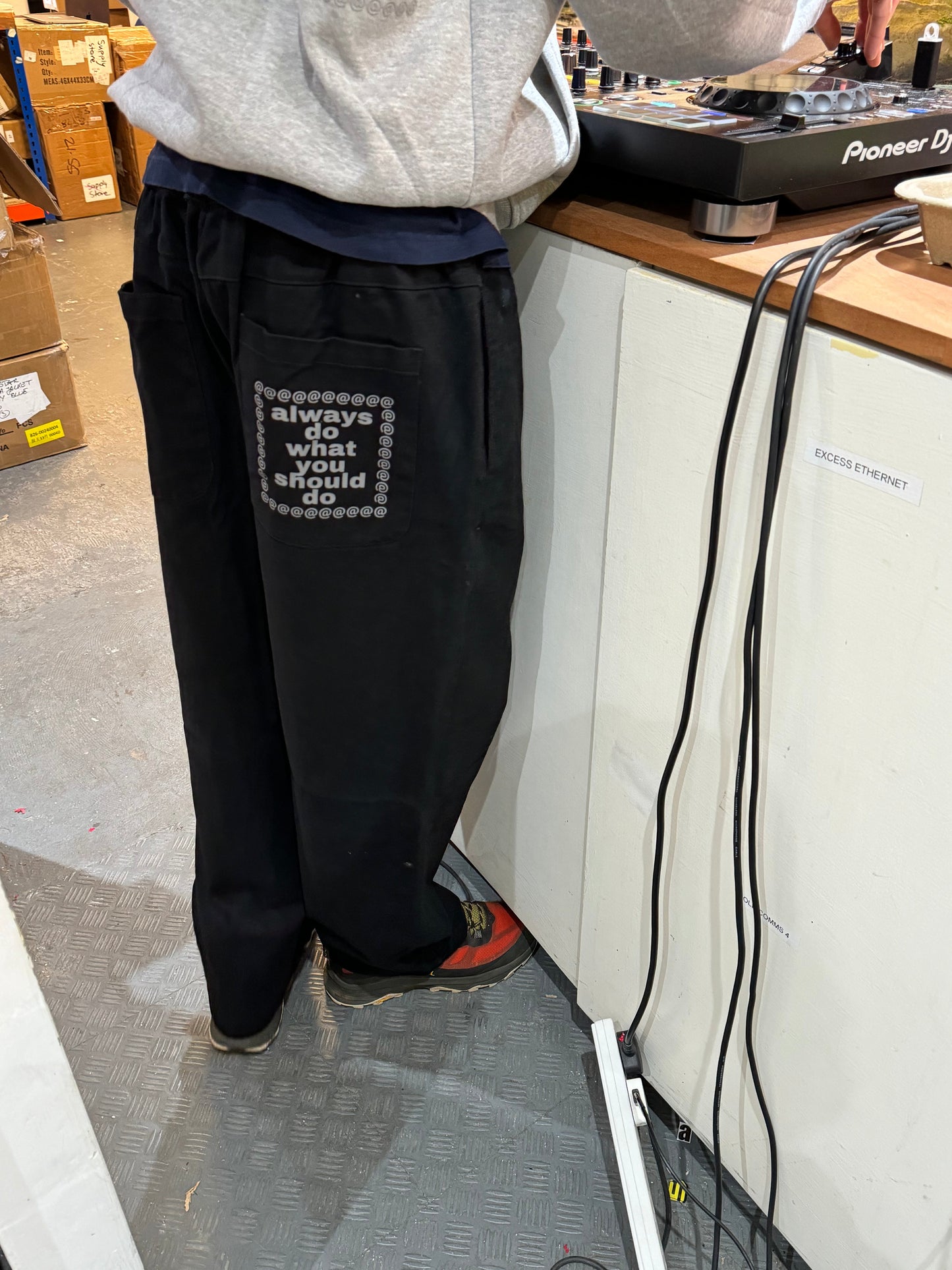 relaxed skate pant black