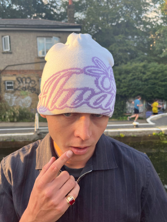 always script beanie - white/purple
