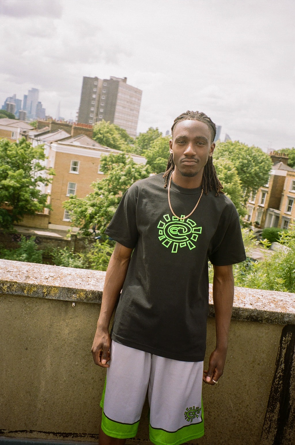 @sun volt black t-shirt