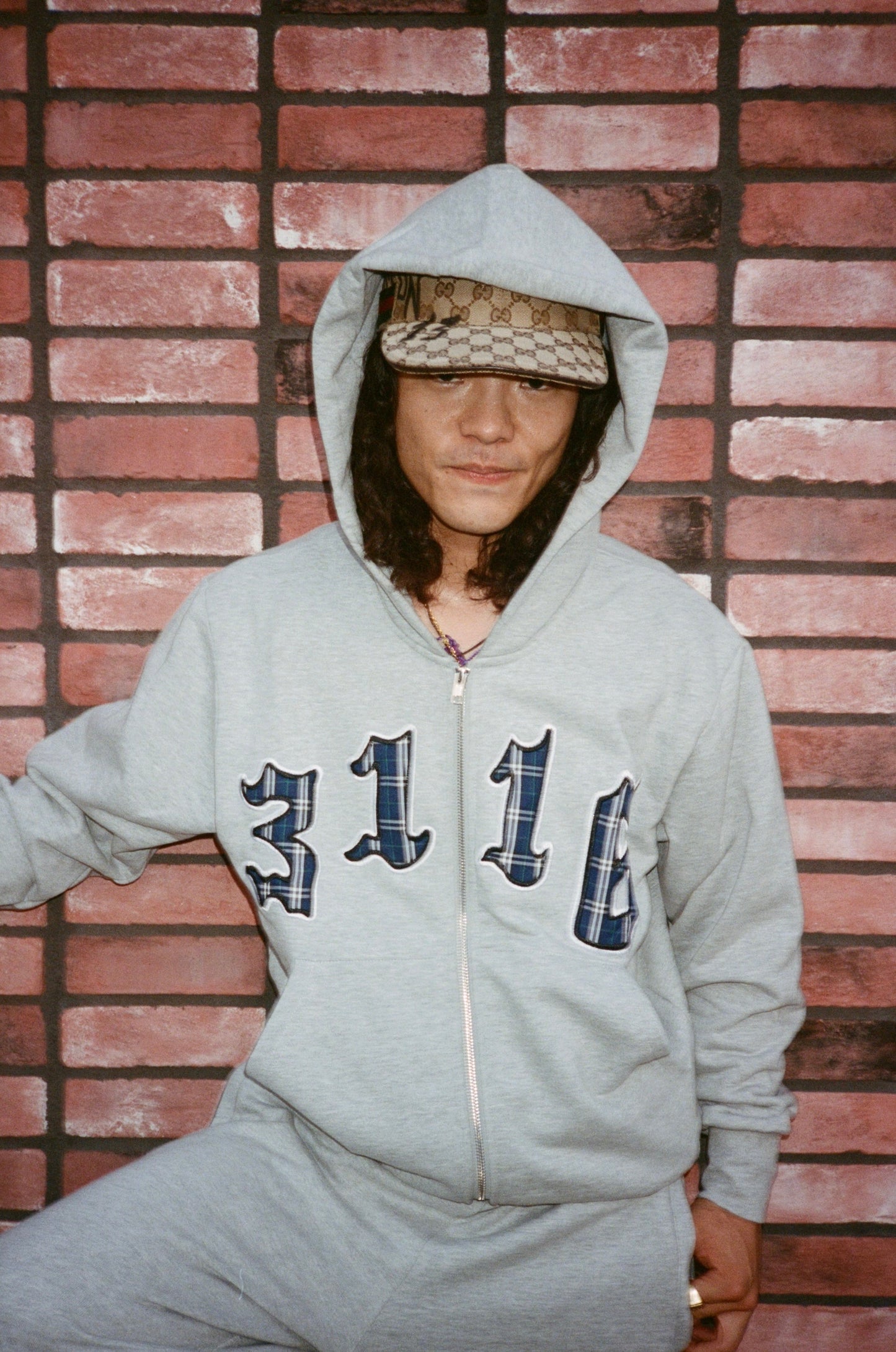 3116 applique zip up hoodie - grey
