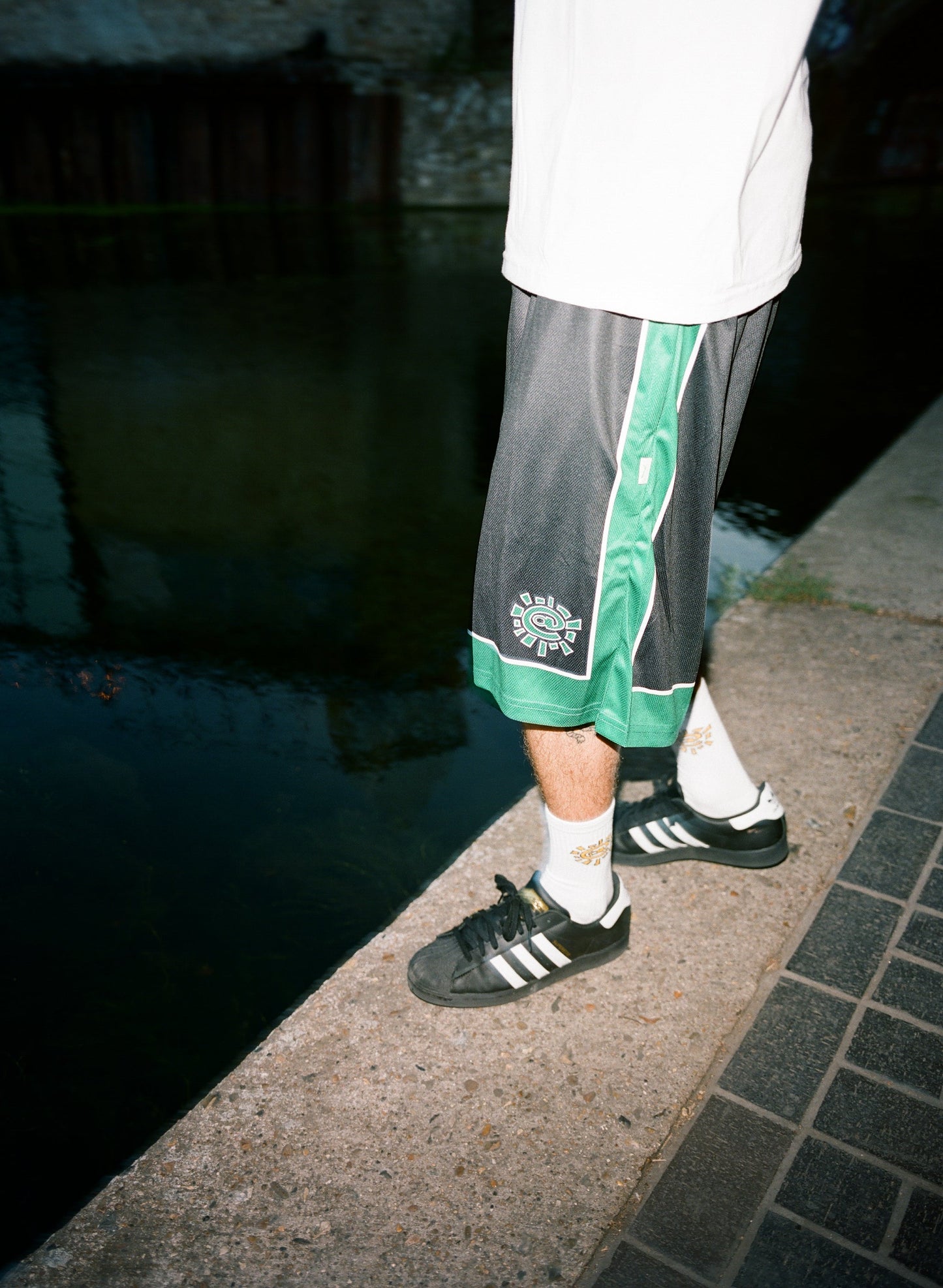 court short - green / black