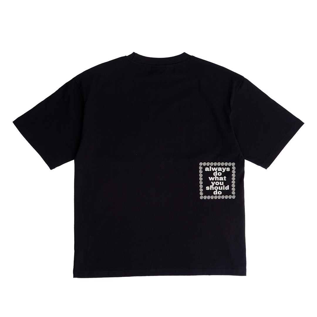 fanning tshirt - black