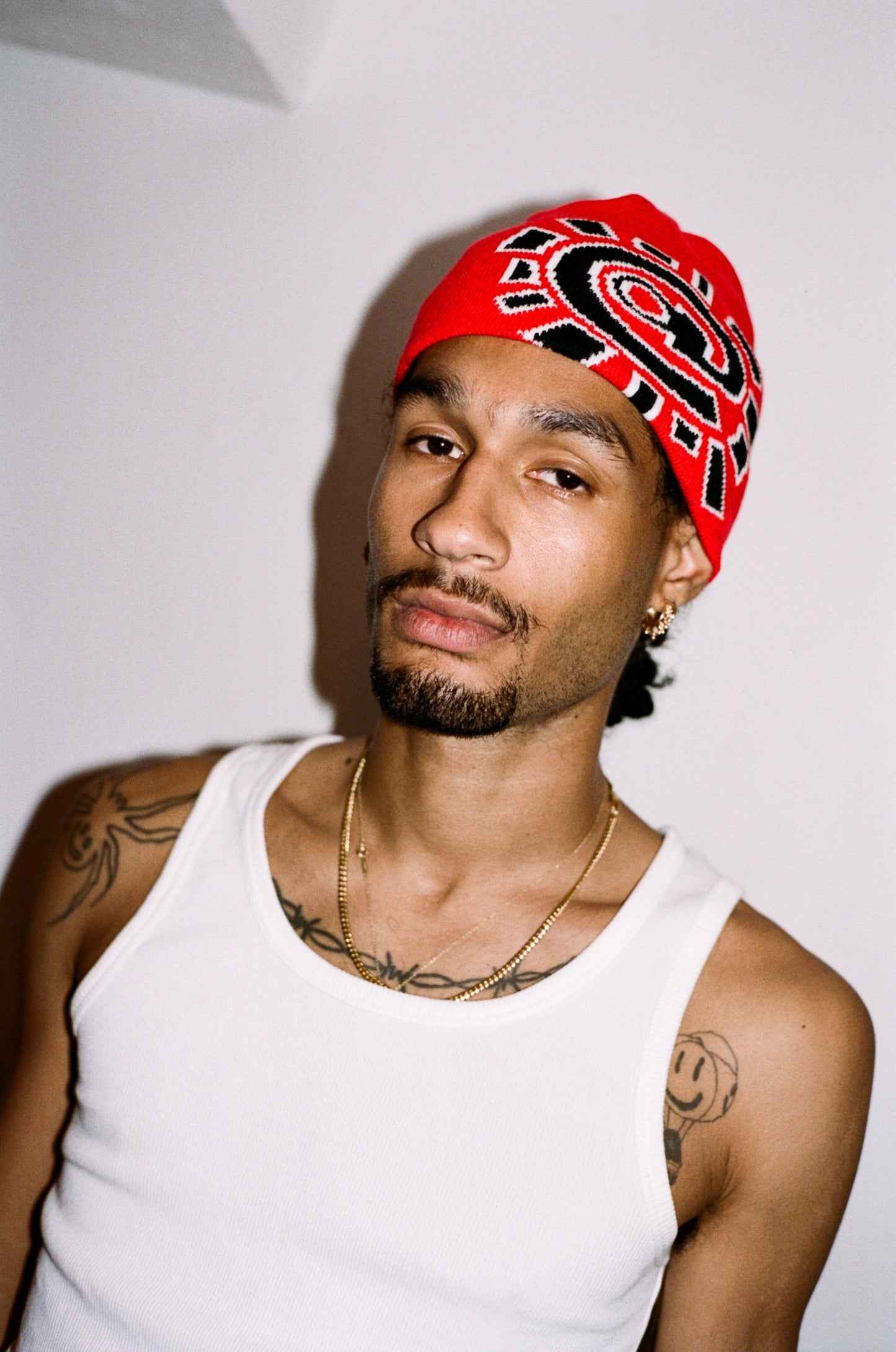 reversible no cuff beanie - red