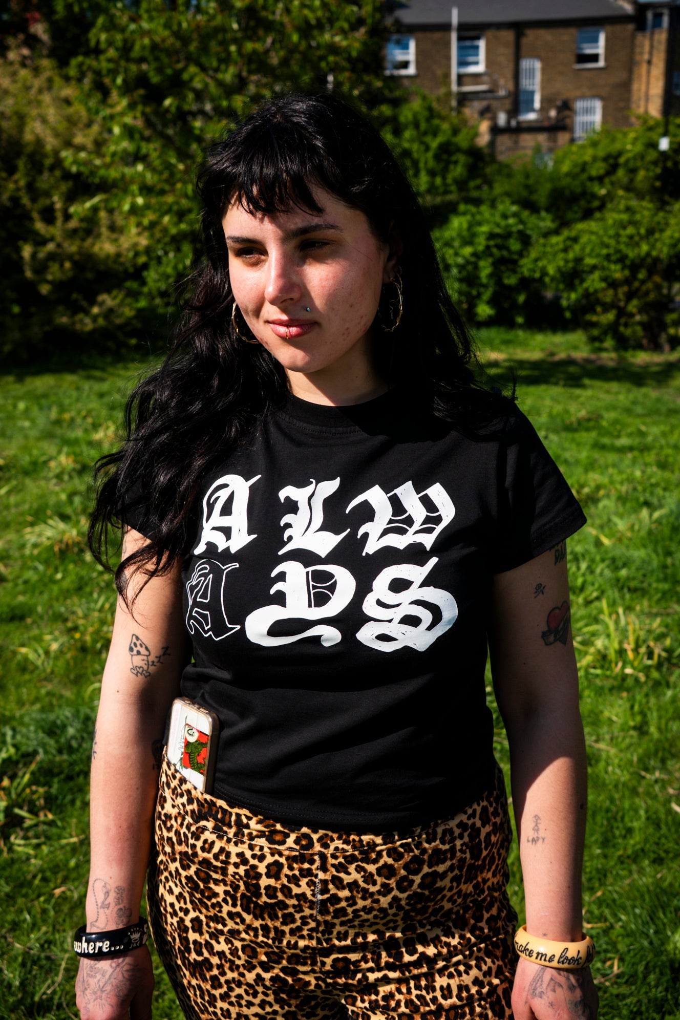 goth shane baby tee - black