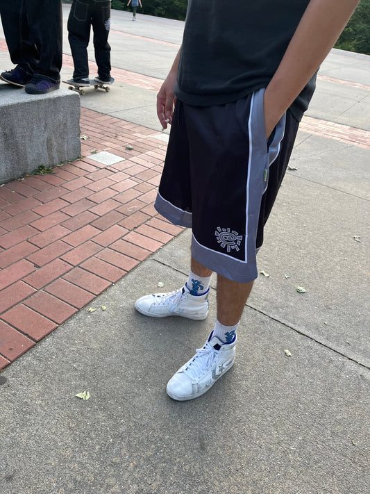 court shorts - black / silver