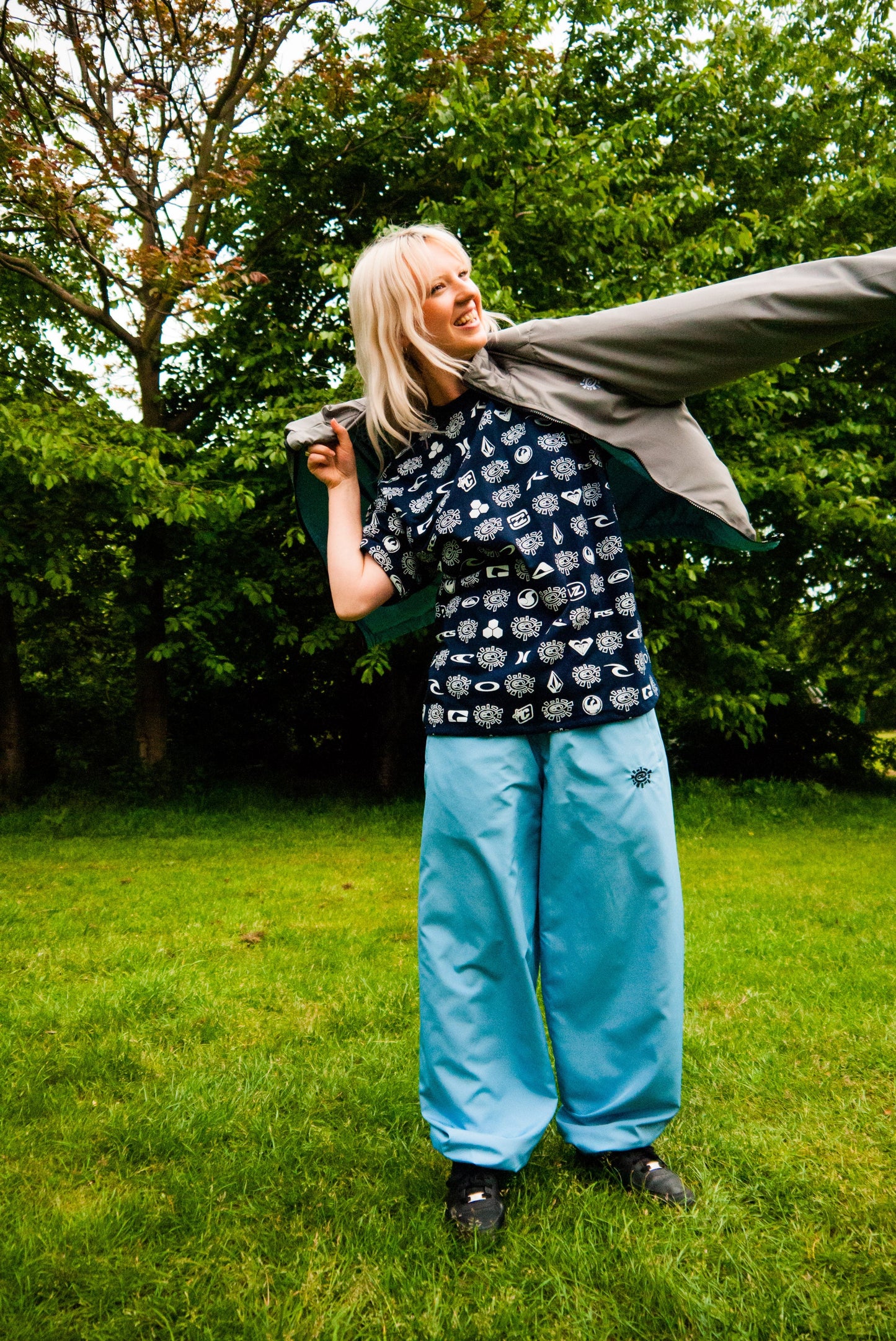 reversible track pant - blue / grey
