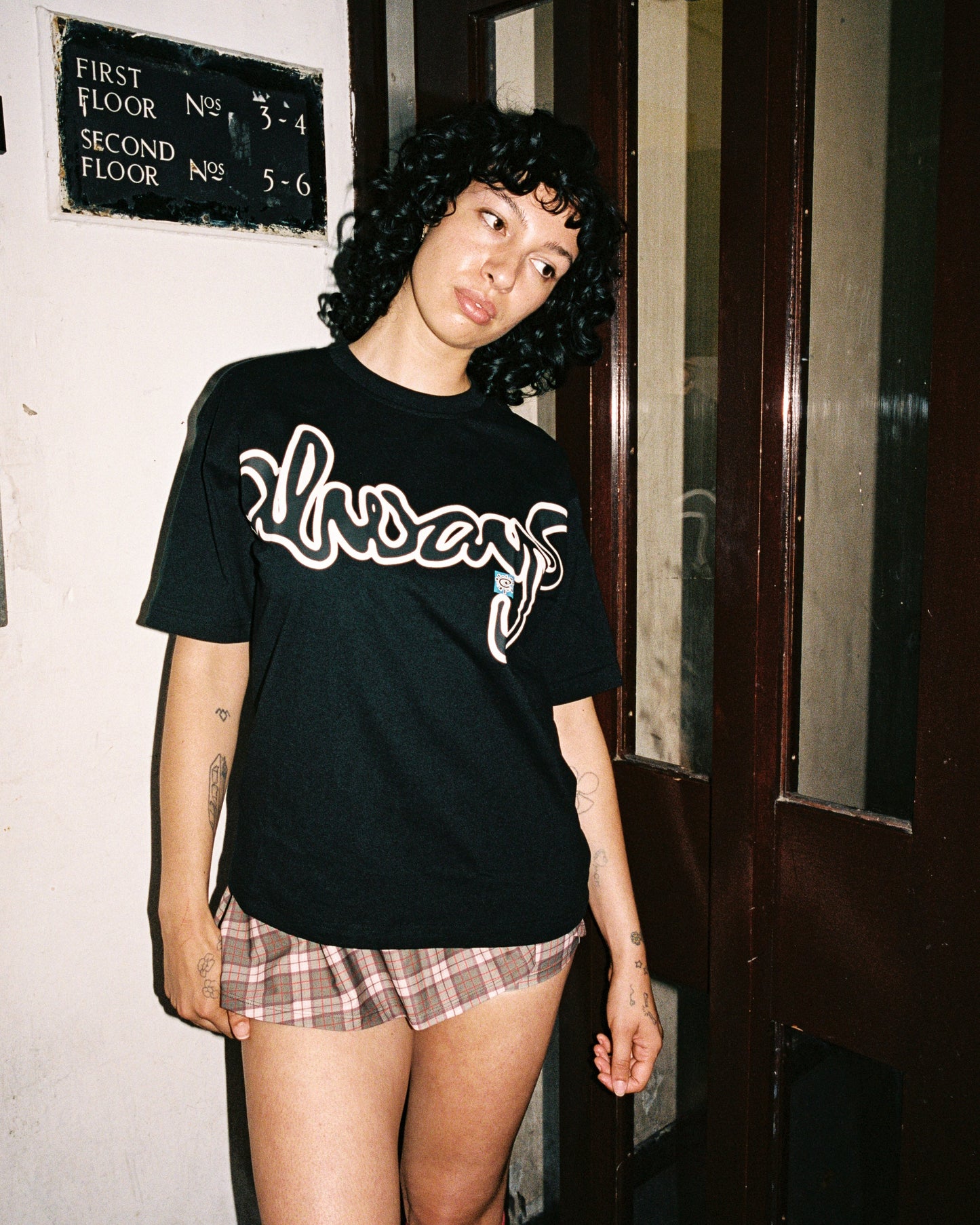 snapper rocks tshirt - black