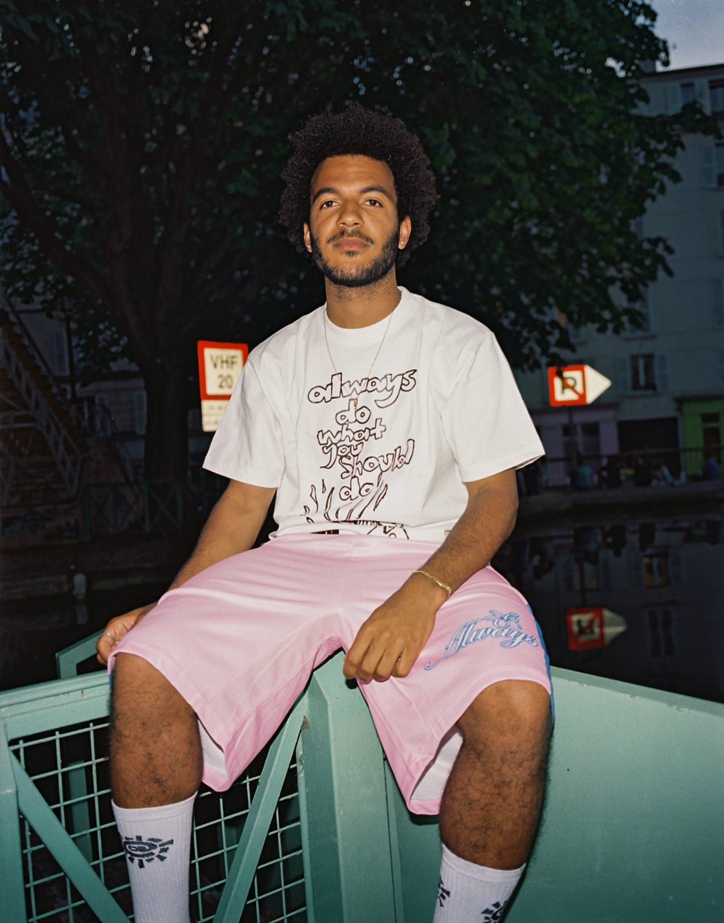 sketchy tee - white/black