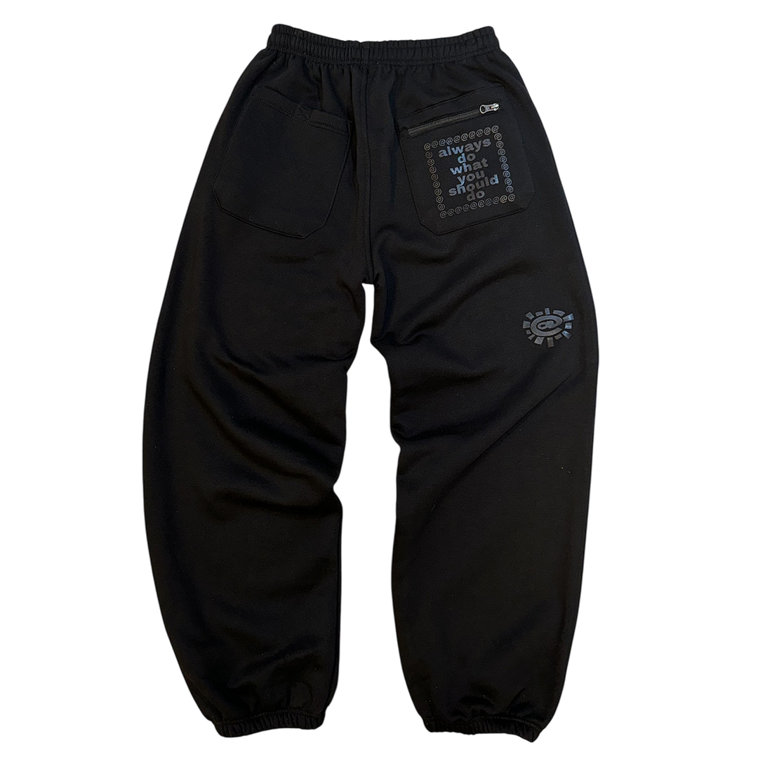 black/black @ sun joggers