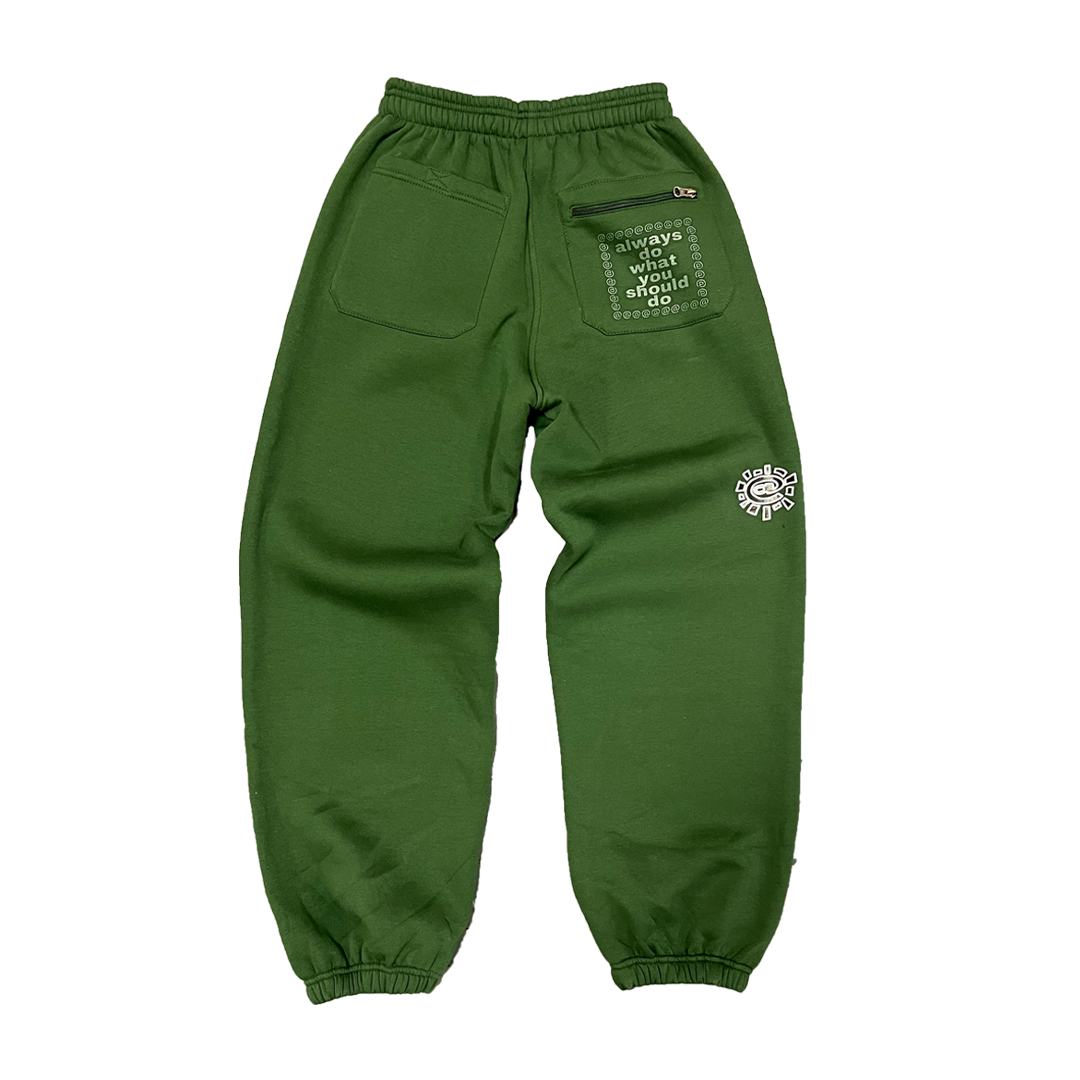 rel@xed embroidered green jogger