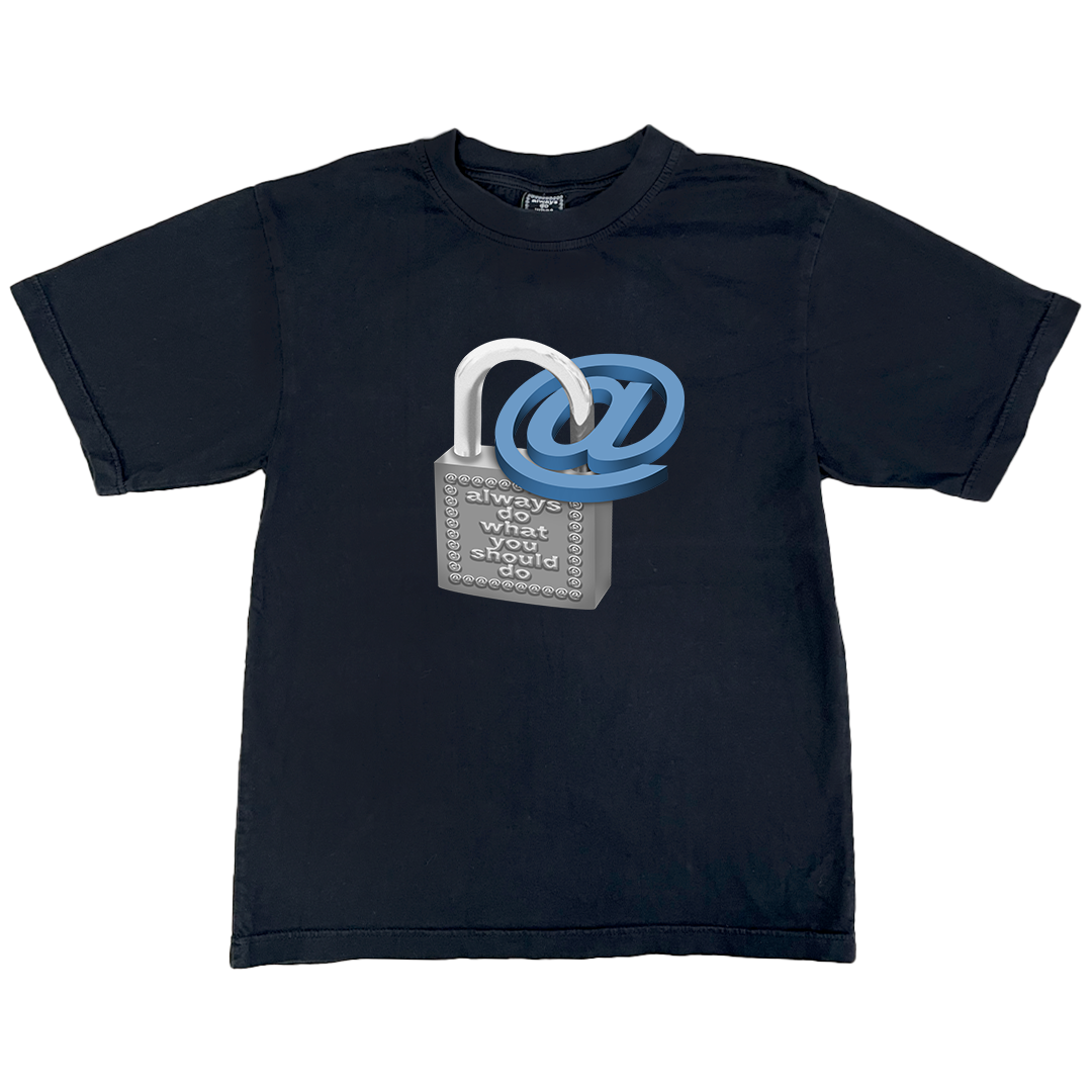 padlock tshirt - black